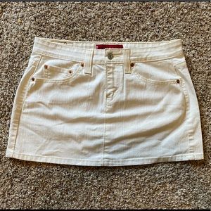 LEVIS MINI SKIRT GREAT CONDITION